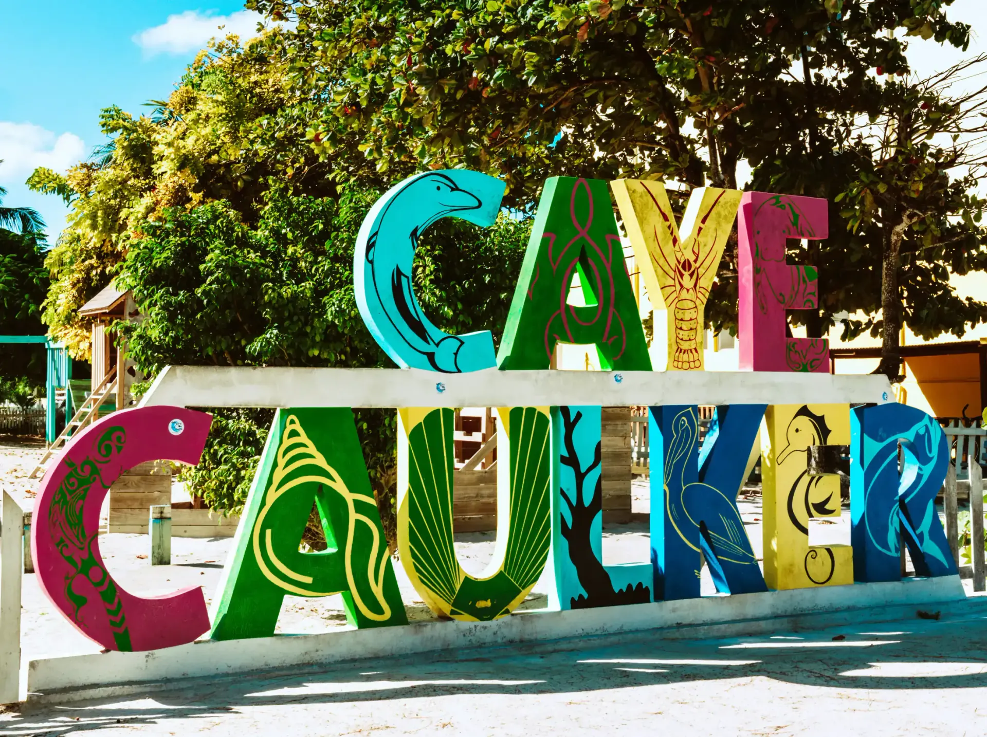 Caye Caulker, Budget and mid-range done really well
