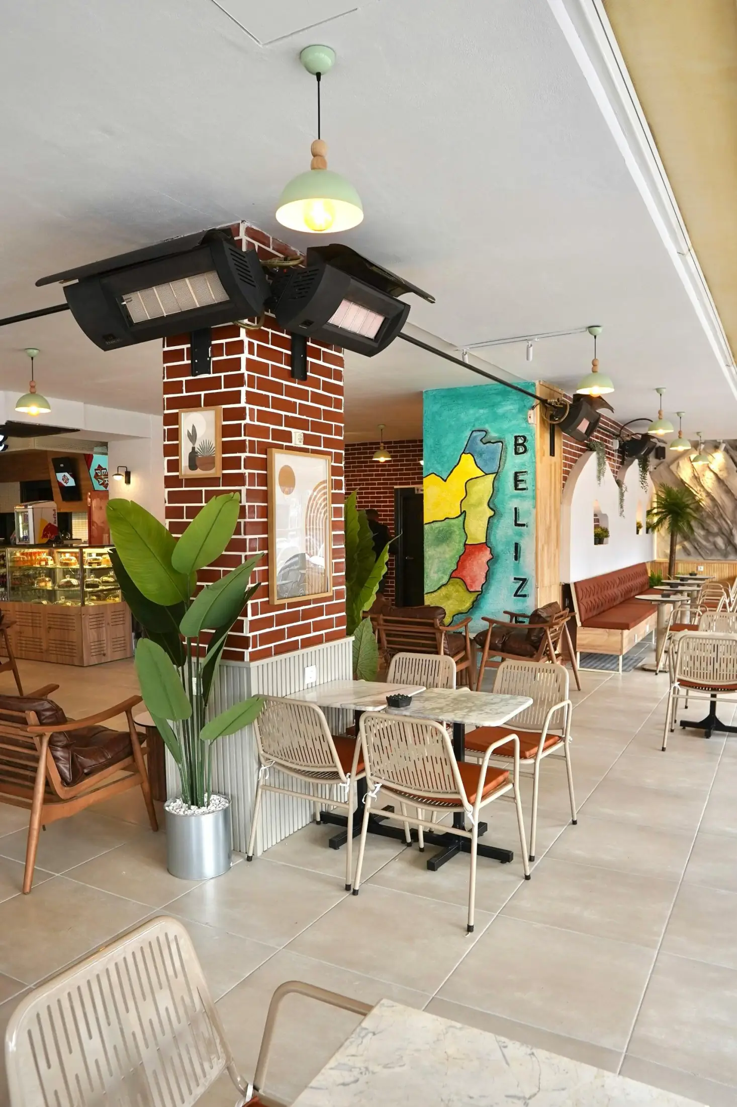 Belizean dining table with local cuisine and tropical dishes