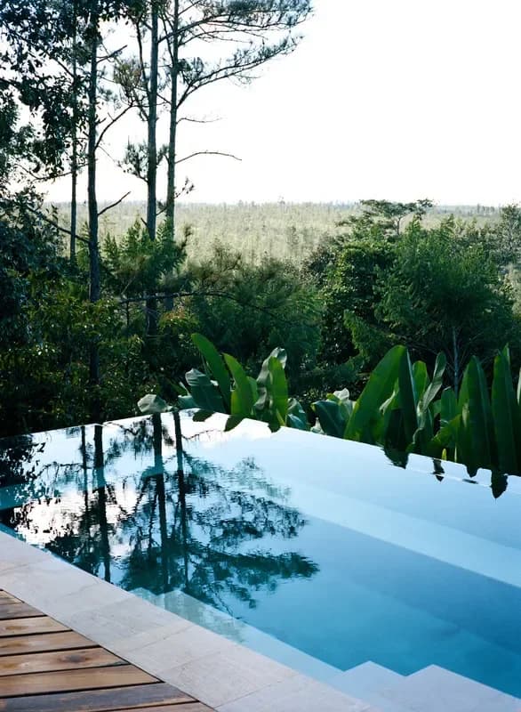 Blancaneaux Lodge pool