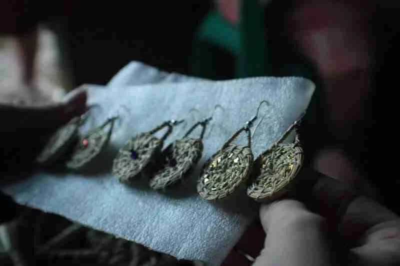 Toledo Eco-tourism Association - Earring and basket weaving
