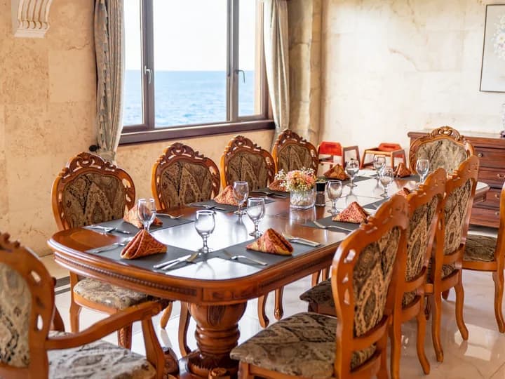 Belize travel scene featuring Vino Tinto Restaurant Bar & Grill