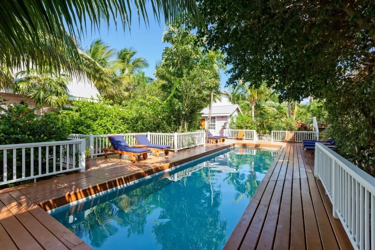 Swimming pool at Weezie's Garden Cottages, Caye Caulker, Belize